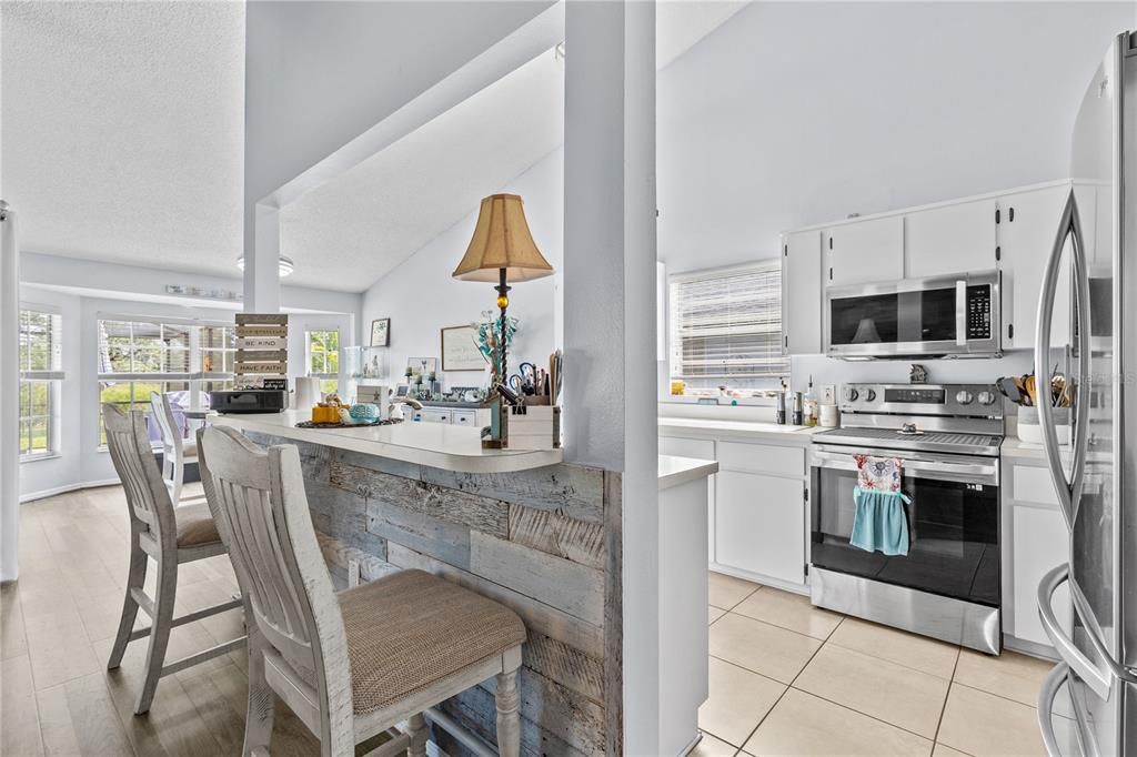 For Sale: $330,000 (2 beds, 2 baths, 1435 Square Feet)
