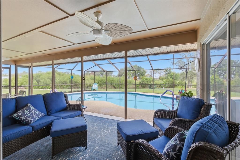 For Sale: $330,000 (2 beds, 2 baths, 1435 Square Feet)