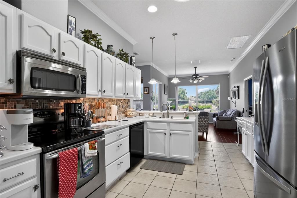 Active With Contract: $289,900 (2 beds, 2 baths, 2188 Square Feet)