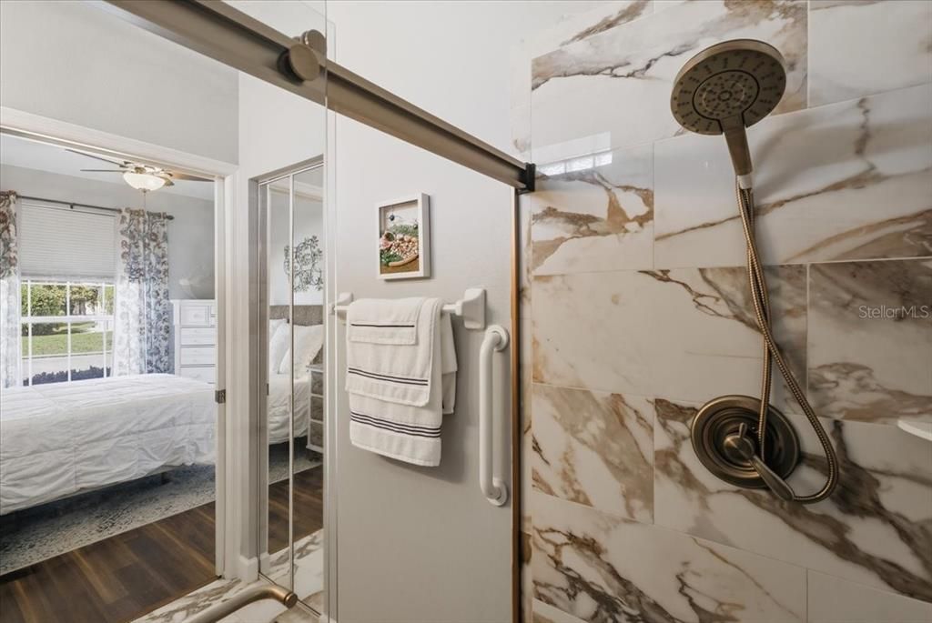 En Venta: $298,900 (3 camas, 2 baños, 1369 Pies cuadrados)