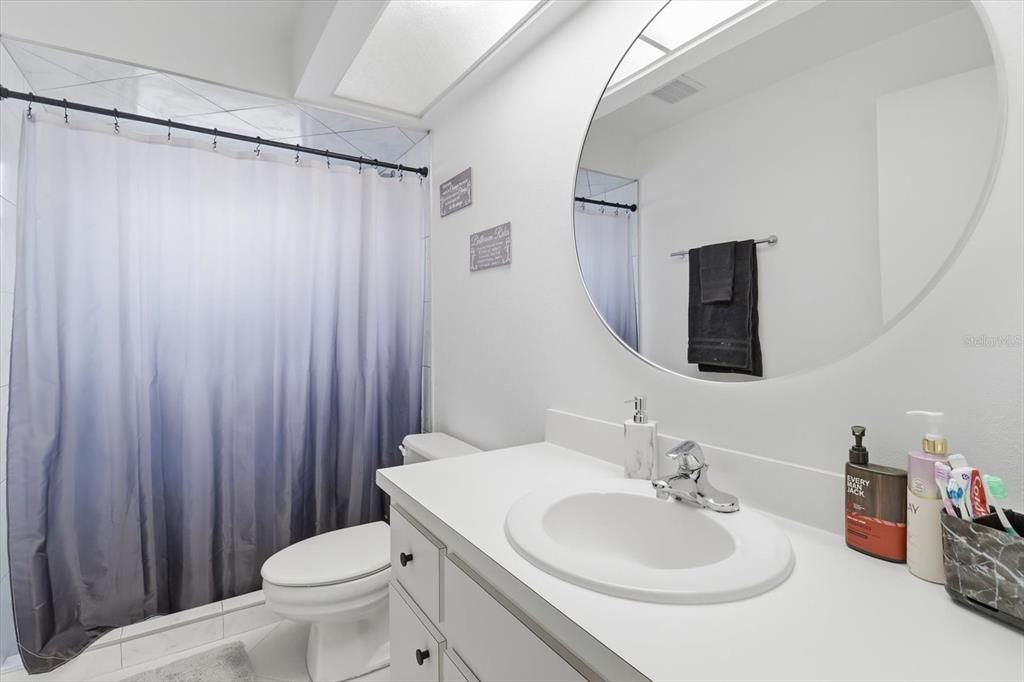 На продажу: $245,000 (3 спален, 2 ванн, 1339 Квадратных фут)