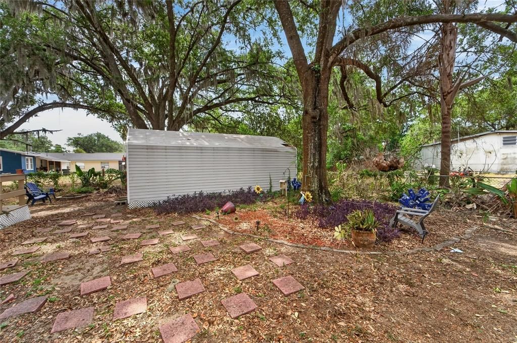 For Sale: $325,000 (3 beds, 2 baths, 1724 Square Feet)