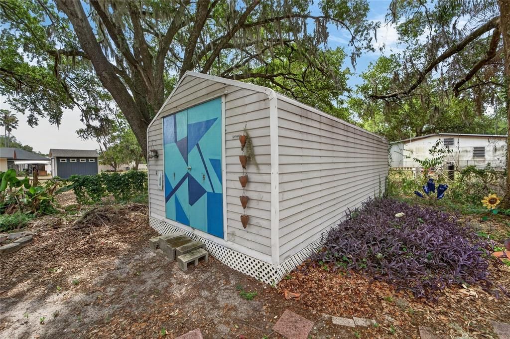 For Sale: $325,000 (3 beds, 2 baths, 1724 Square Feet)