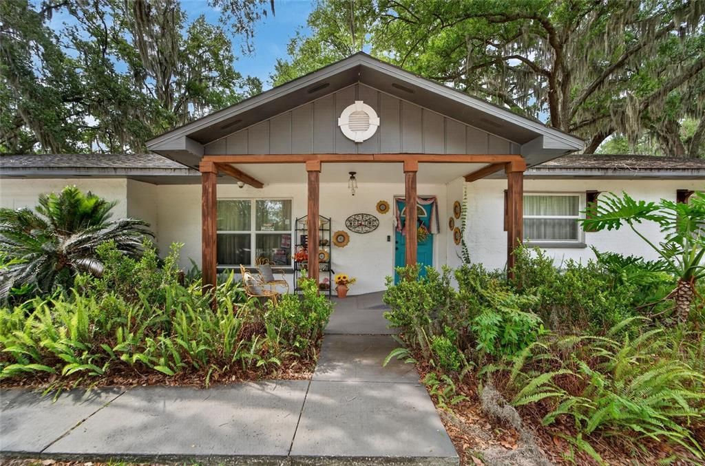 For Sale: $325,000 (3 beds, 2 baths, 1724 Square Feet)