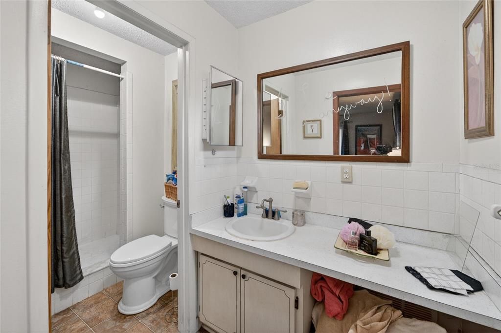 For Sale: $325,000 (3 beds, 2 baths, 1724 Square Feet)