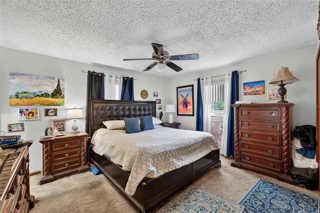 For Sale: $325,000 (3 beds, 2 baths, 1724 Square Feet)