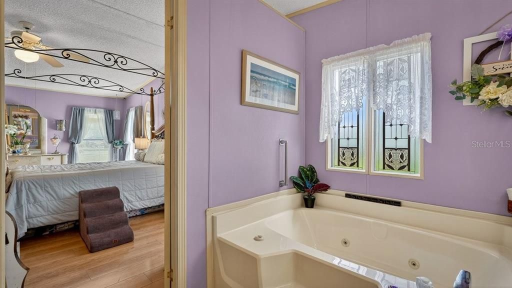 For Sale: $235,000 (3 beds, 2 baths, 1740 Square Feet)