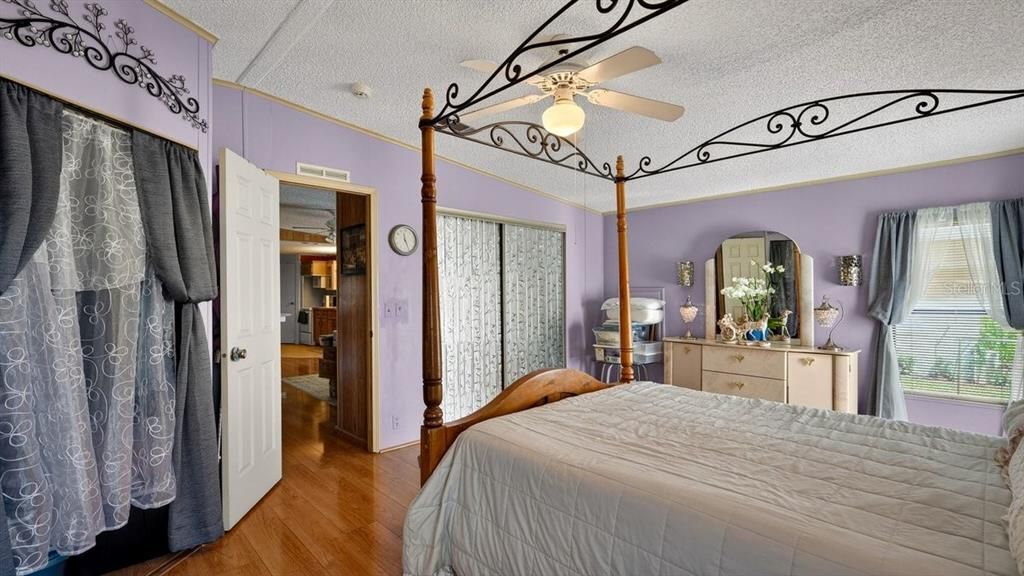 For Sale: $235,000 (3 beds, 2 baths, 1740 Square Feet)