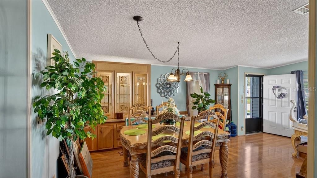 For Sale: $235,000 (3 beds, 2 baths, 1740 Square Feet)