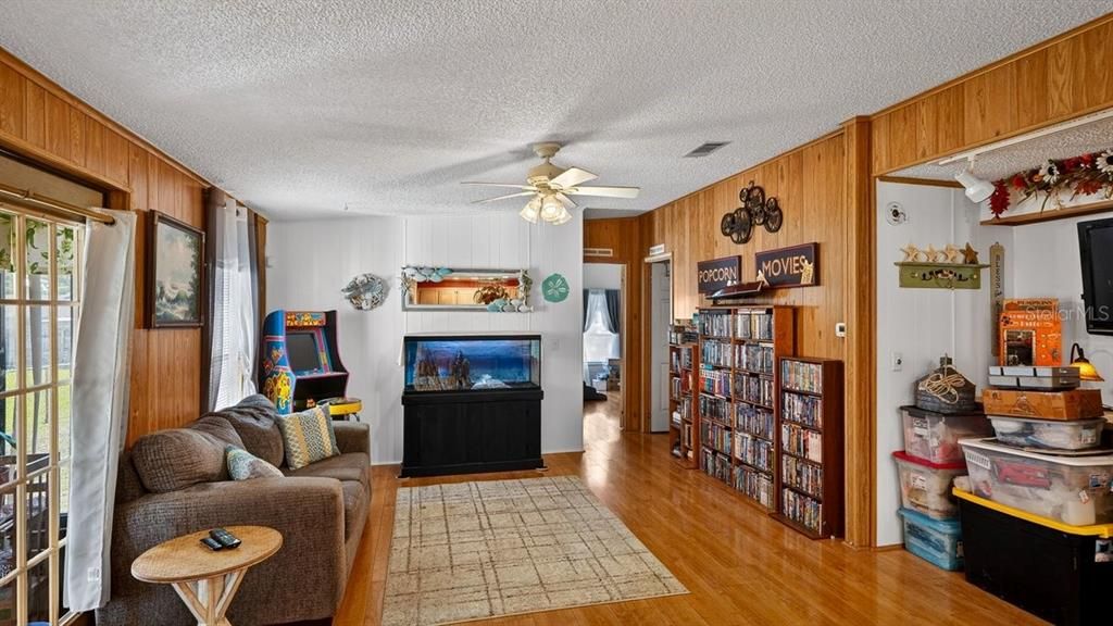 For Sale: $235,000 (3 beds, 2 baths, 1740 Square Feet)