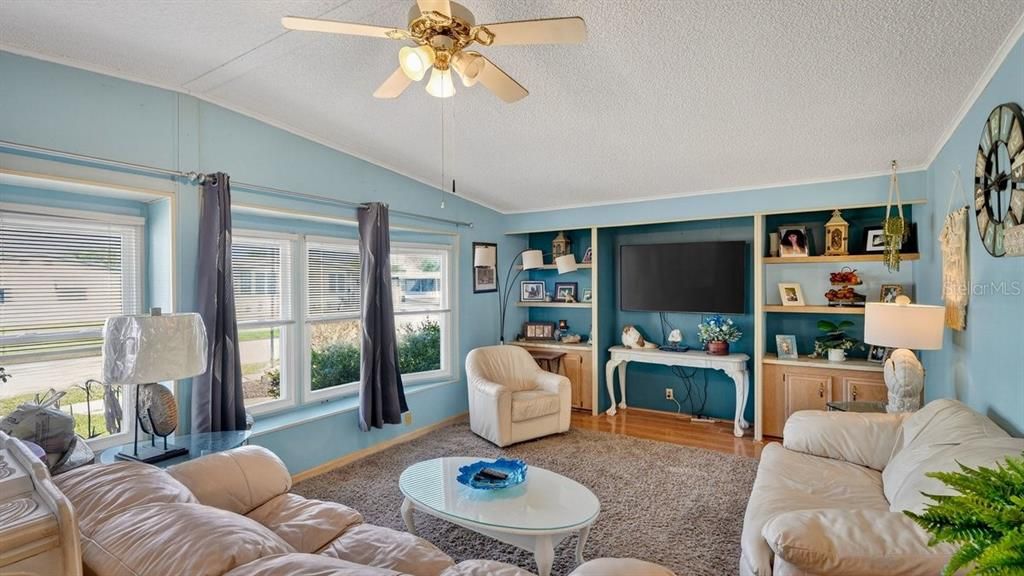 For Sale: $235,000 (3 beds, 2 baths, 1740 Square Feet)
