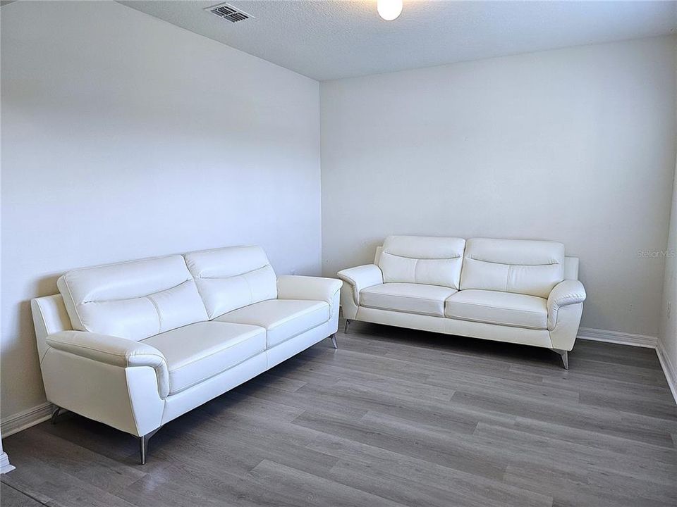 For Sale: $495,500 (5 beds, 3 baths, 2601 Square Feet)