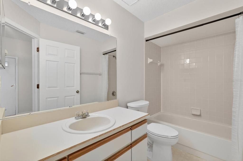 En Venta: $259,000 (2 camas, 2 baños, 1219 Pies cuadrados)