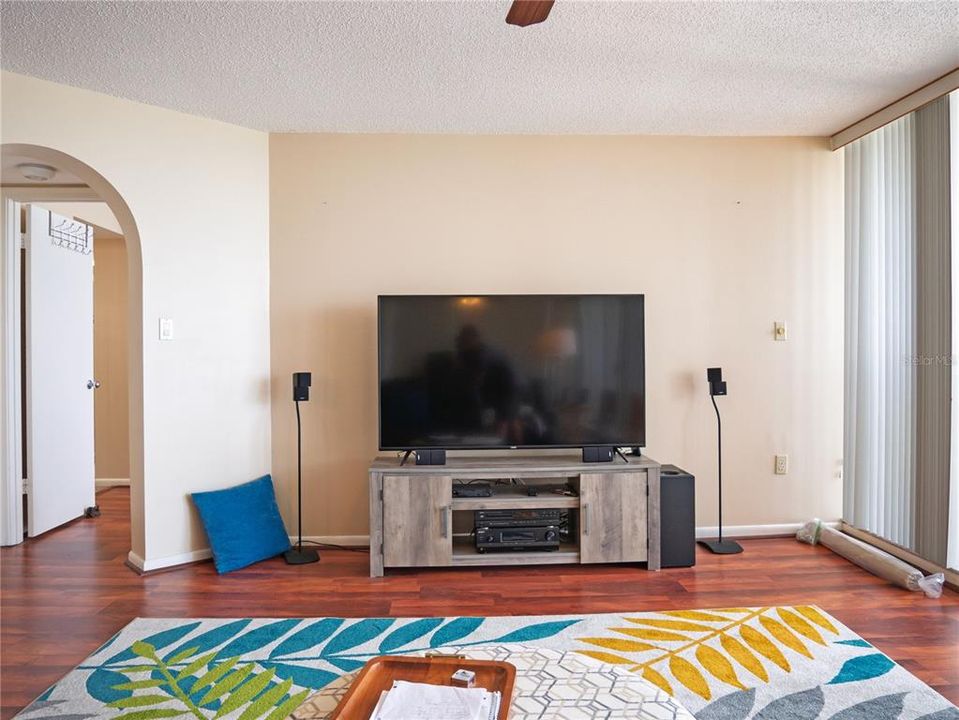 For Sale: $579,000 (3 beds, 2 baths, 1255 Square Feet)
