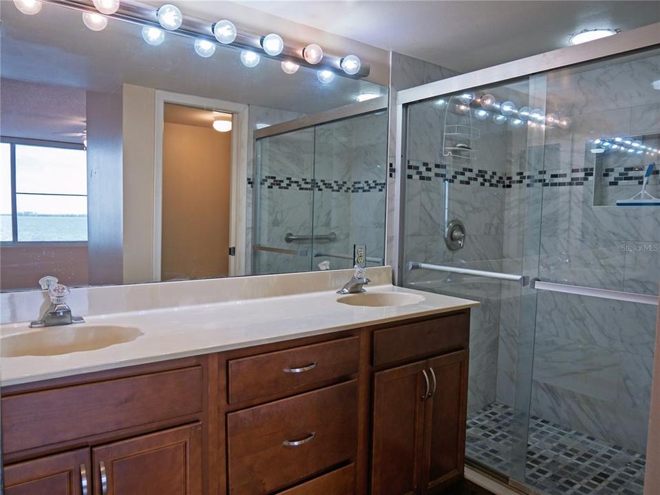 For Sale: $579,000 (3 beds, 2 baths, 1255 Square Feet)