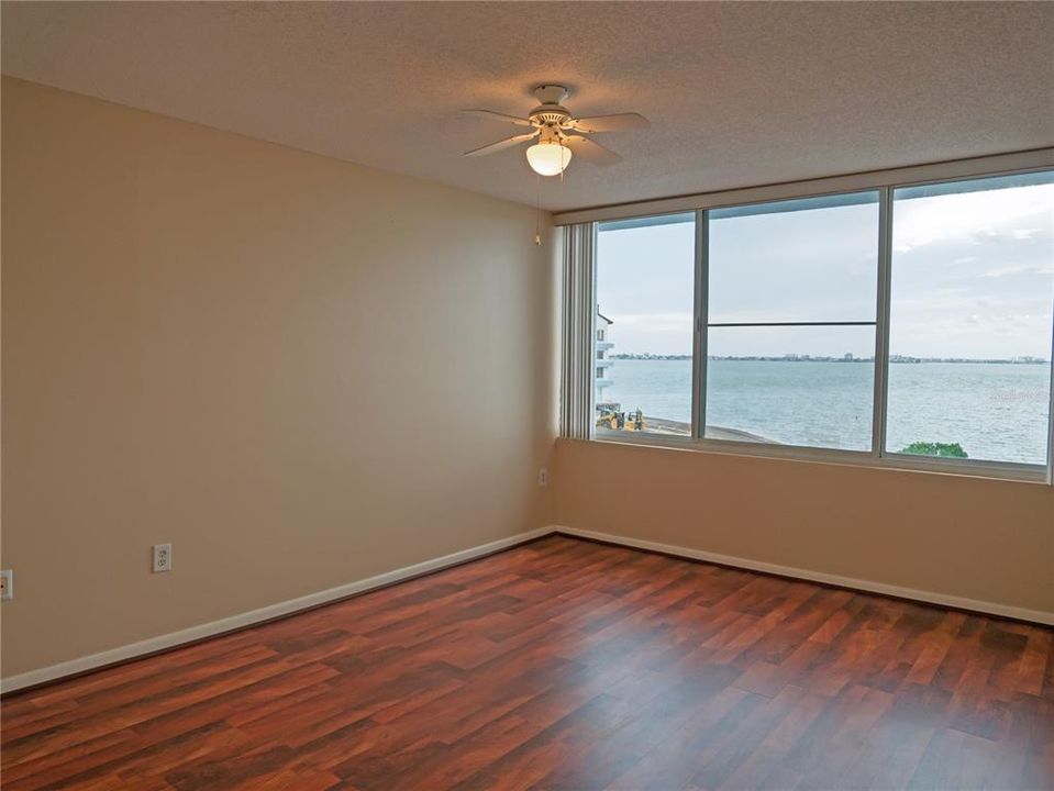For Sale: $579,000 (3 beds, 2 baths, 1255 Square Feet)