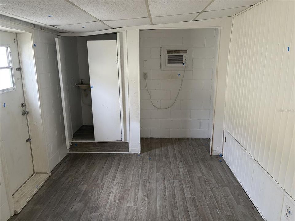 For Sale: $48,000 (2 beds, 1 baths, 336 Square Feet)