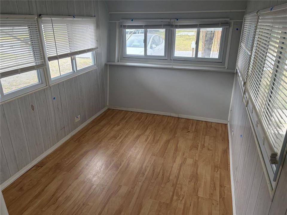 For Sale: $48,000 (2 beds, 1 baths, 336 Square Feet)