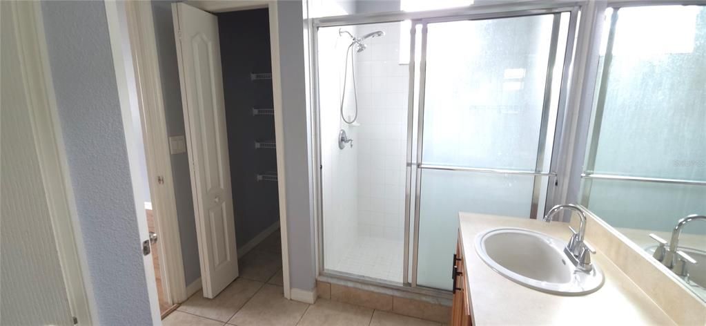 For Rent: $2,375 (4 beds, 2 baths, 2080 Square Feet)