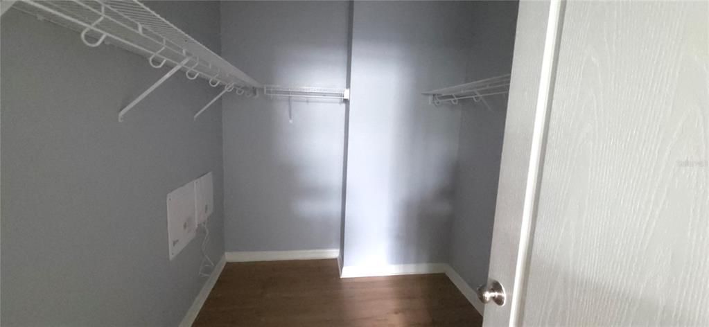 For Rent: $2,375 (4 beds, 2 baths, 2080 Square Feet)