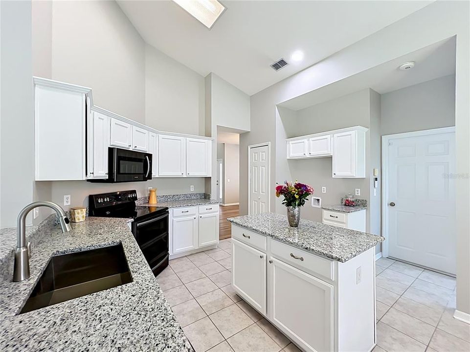 For Sale: $650,000 (4 beds, 2 baths, 2982 Square Feet)