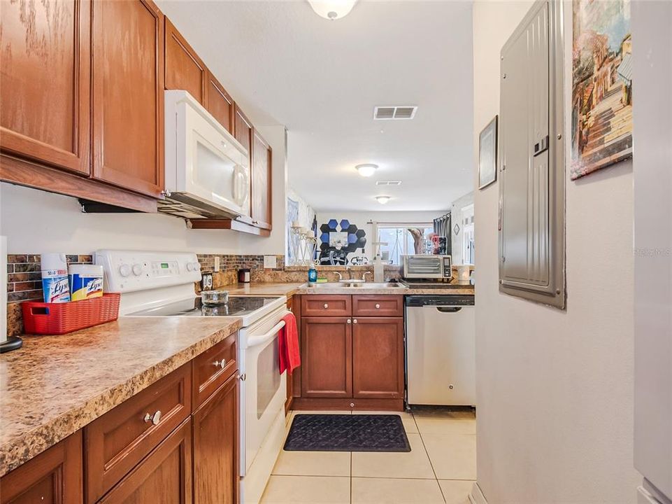 En Venta: $215,000 (2 camas, 2 baños, 990 Pies cuadrados)