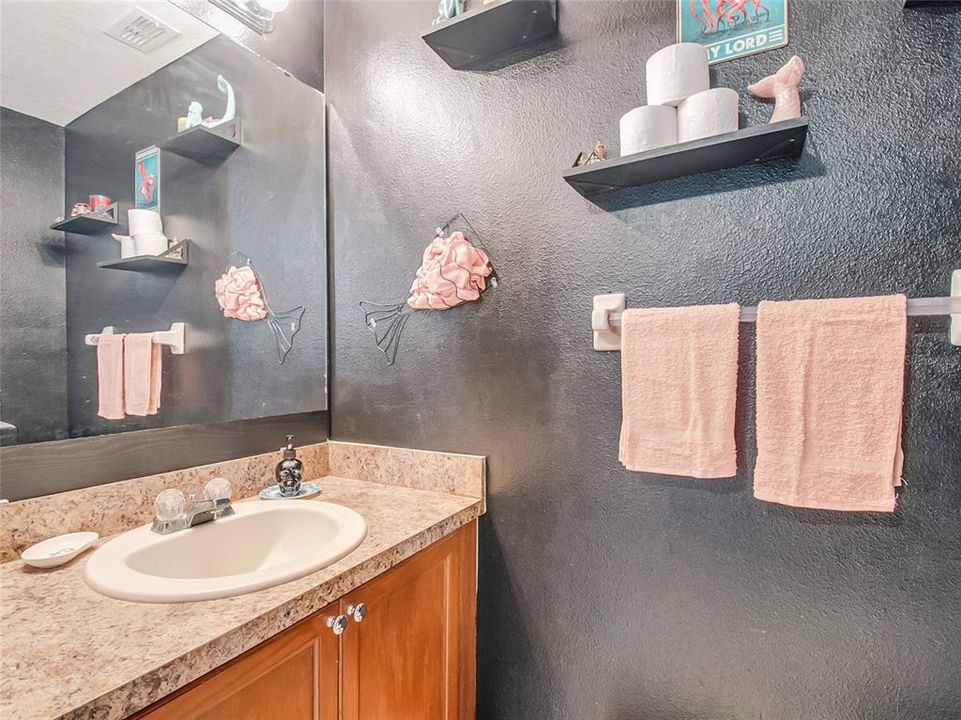 En Venta: $215,000 (2 camas, 2 baños, 990 Pies cuadrados)