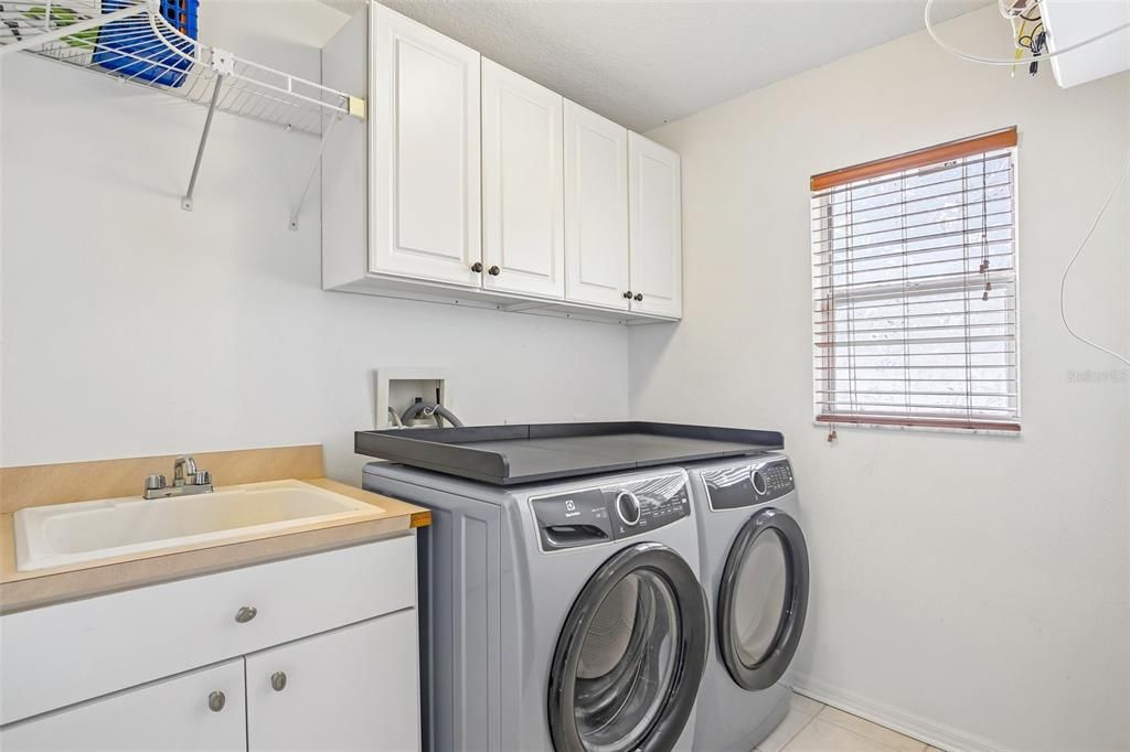For Sale: $545,000 (4 beds, 2 baths, 2247 Square Feet)