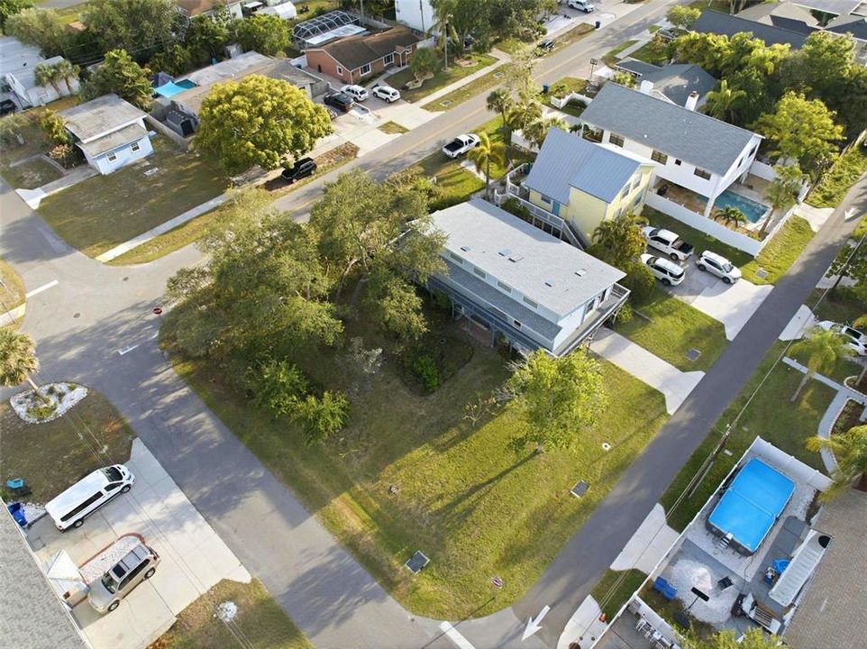 For Sale: $499,900 (2 beds, 2 baths, 1550 Square Feet)