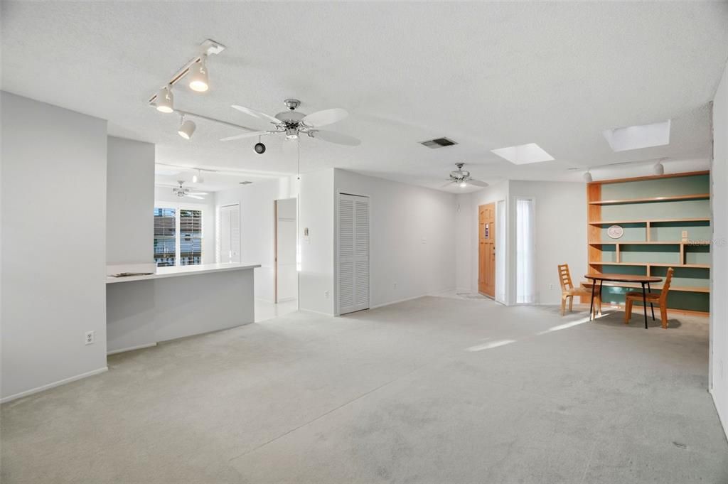For Sale: $499,900 (2 beds, 2 baths, 1550 Square Feet)