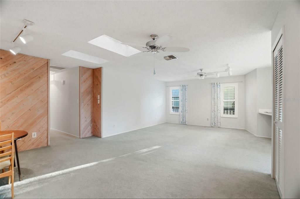 For Sale: $499,900 (2 beds, 2 baths, 1550 Square Feet)