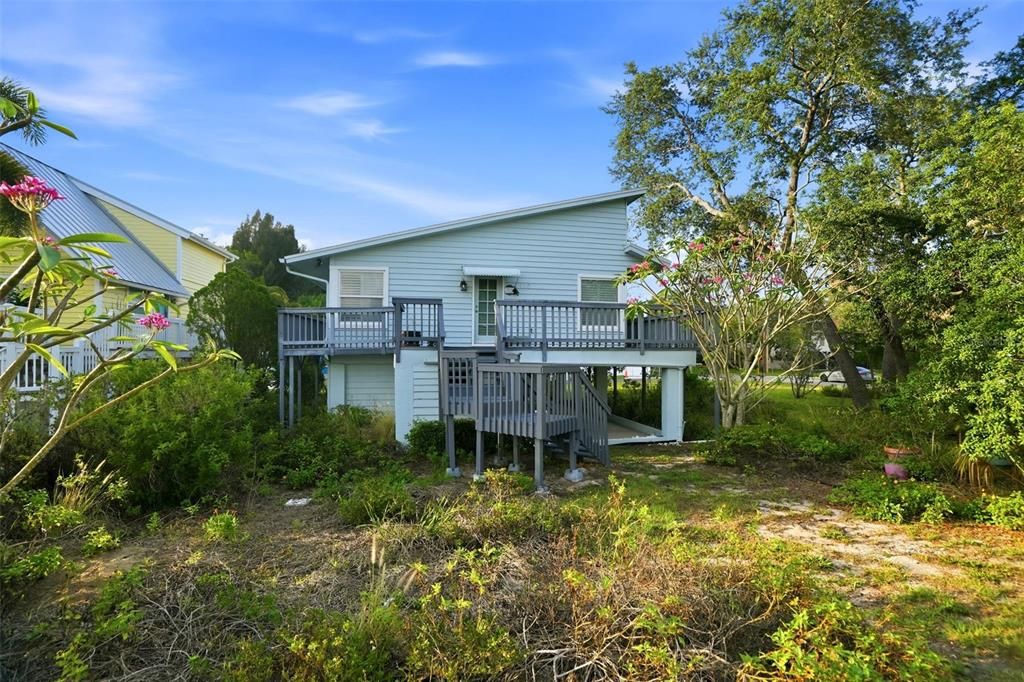 For Sale: $499,900 (2 beds, 2 baths, 1550 Square Feet)