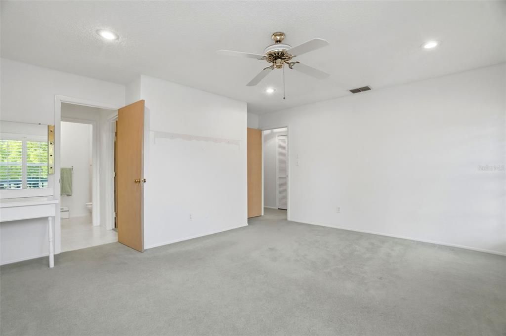 For Sale: $499,900 (2 beds, 2 baths, 1550 Square Feet)
