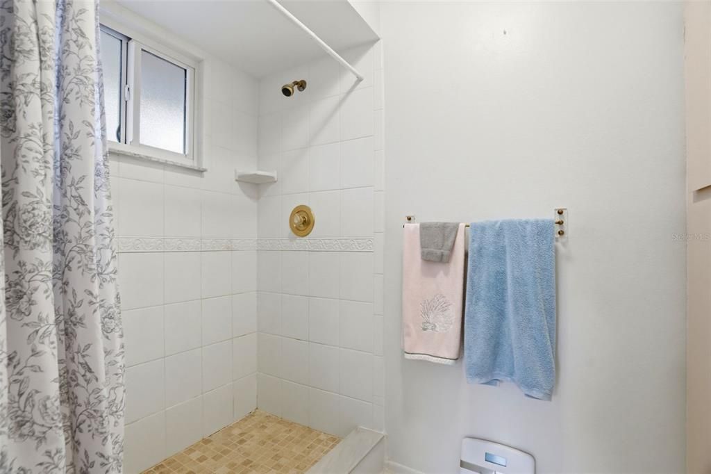 For Sale: $499,900 (2 beds, 2 baths, 1550 Square Feet)
