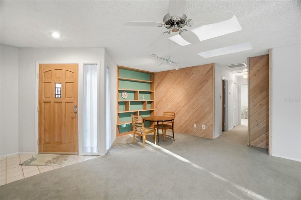 For Sale: $499,900 (2 beds, 2 baths, 1550 Square Feet)