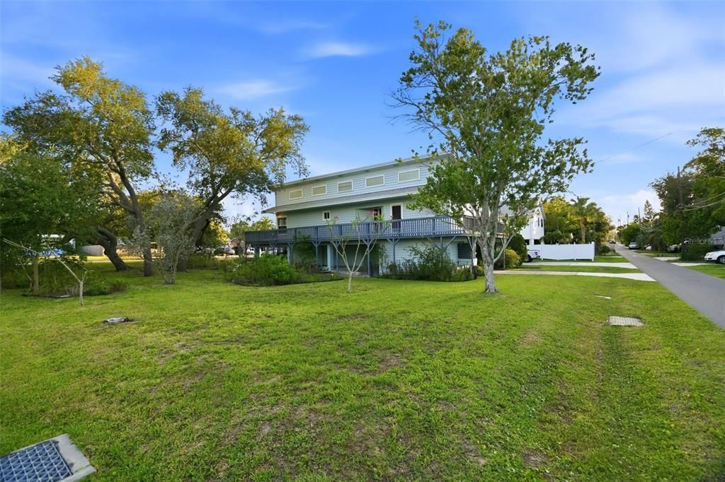 For Sale: $499,900 (2 beds, 2 baths, 1550 Square Feet)