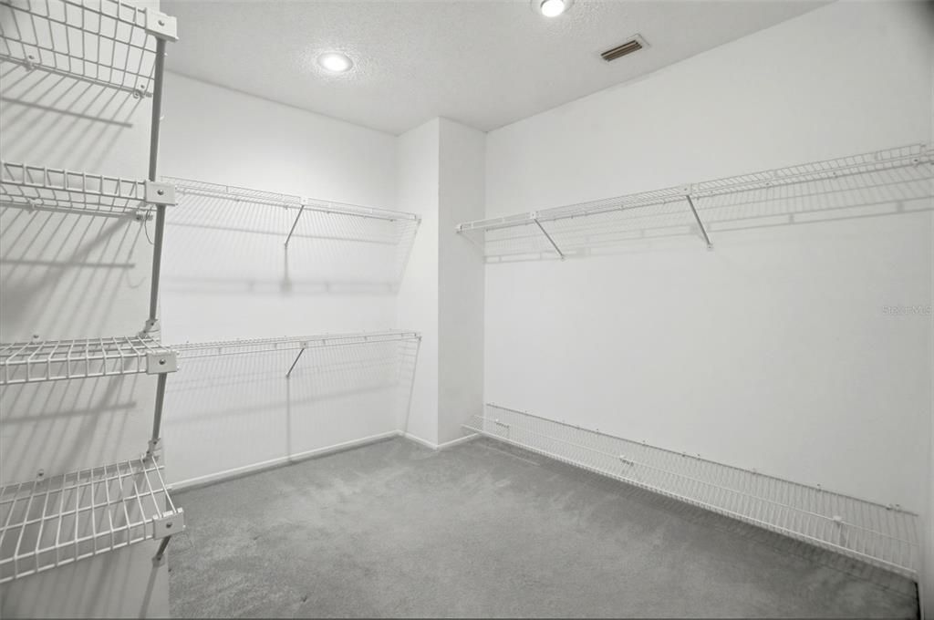 For Sale: $499,900 (2 beds, 2 baths, 1550 Square Feet)
