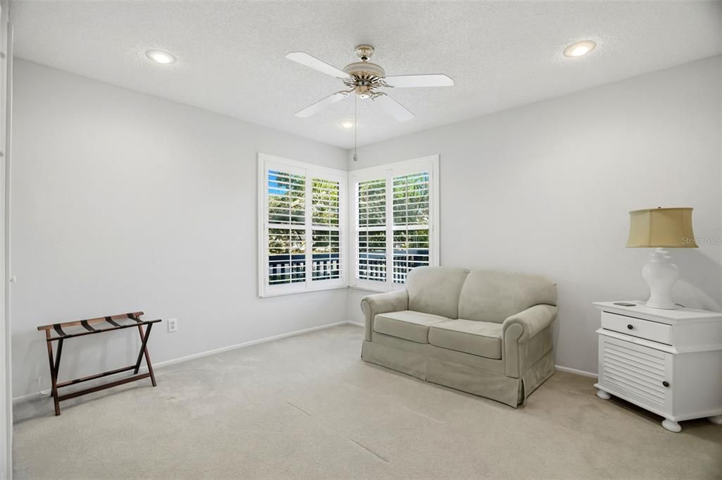 For Sale: $499,900 (2 beds, 2 baths, 1550 Square Feet)