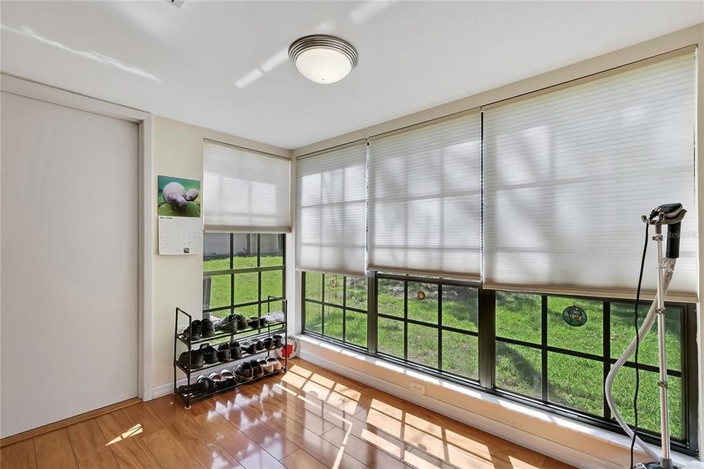 Active With Contract: $239,000 (2 beds, 2 baths, 1211 Square Feet)