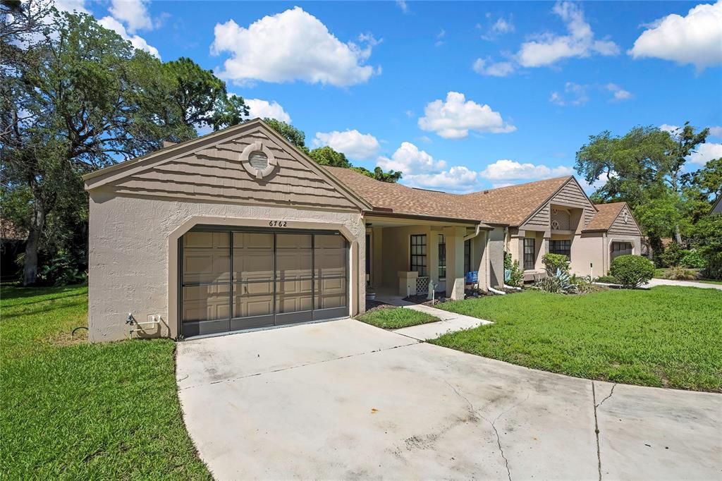 Active With Contract: $239,000 (2 beds, 2 baths, 1211 Square Feet)