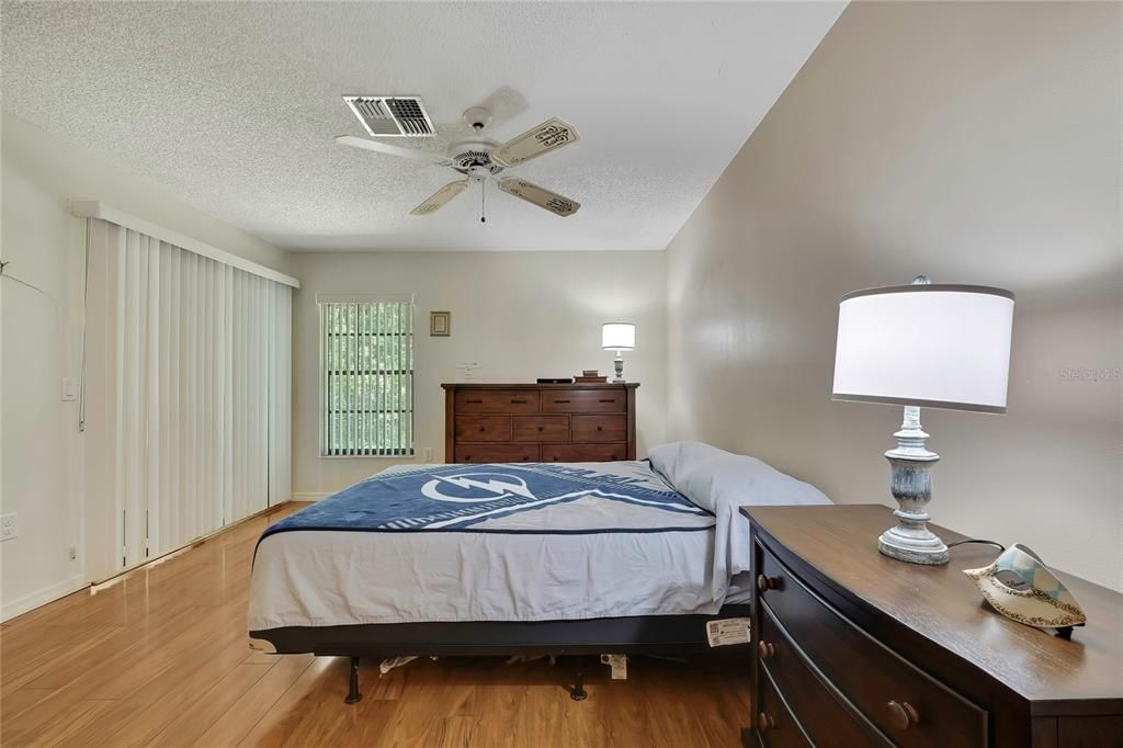 Active With Contract: $239,000 (2 beds, 2 baths, 1211 Square Feet)