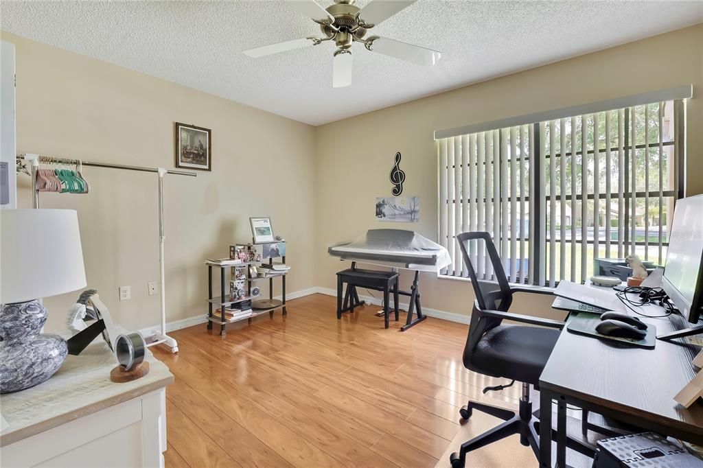 Active With Contract: $239,000 (2 beds, 2 baths, 1211 Square Feet)