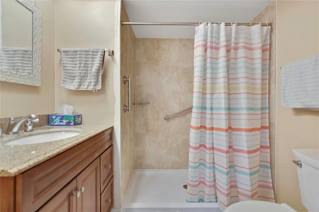 Active With Contract: $239,000 (2 beds, 2 baths, 1211 Square Feet)