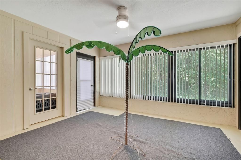 Active With Contract: $239,000 (2 beds, 2 baths, 1211 Square Feet)