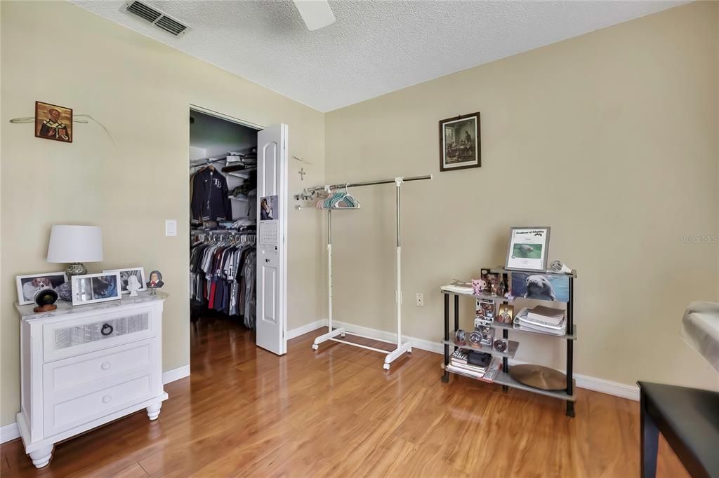 Active With Contract: $239,000 (2 beds, 2 baths, 1211 Square Feet)