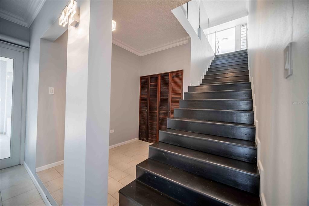 En Venta: $1,375,000 (3 camas, 3 baños, 2236 Pies cuadrados)