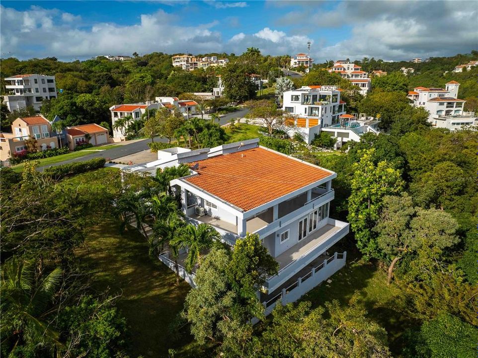 En Venta: $1,375,000 (3 camas, 3 baños, 2236 Pies cuadrados)
