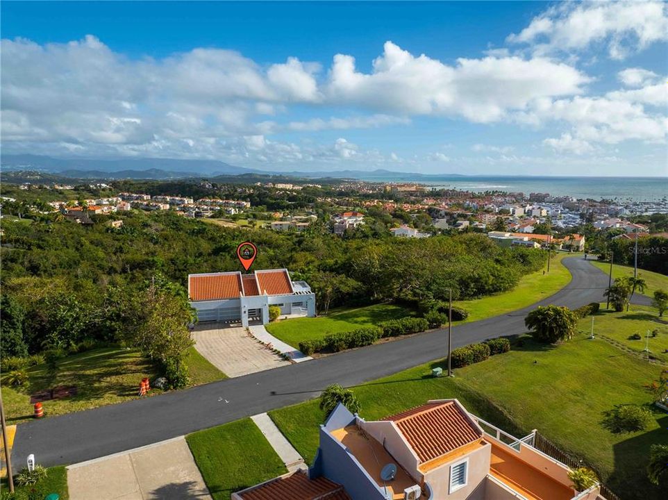 En Venta: $1,375,000 (3 camas, 3 baños, 2236 Pies cuadrados)