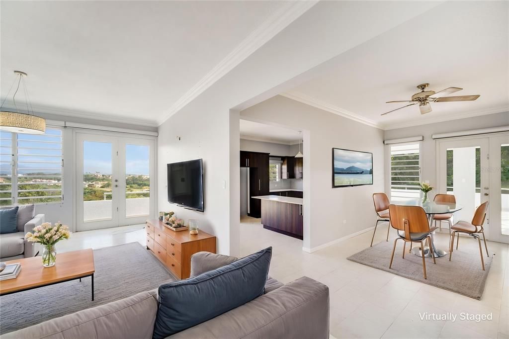En Venta: $1,375,000 (3 camas, 3 baños, 2236 Pies cuadrados)