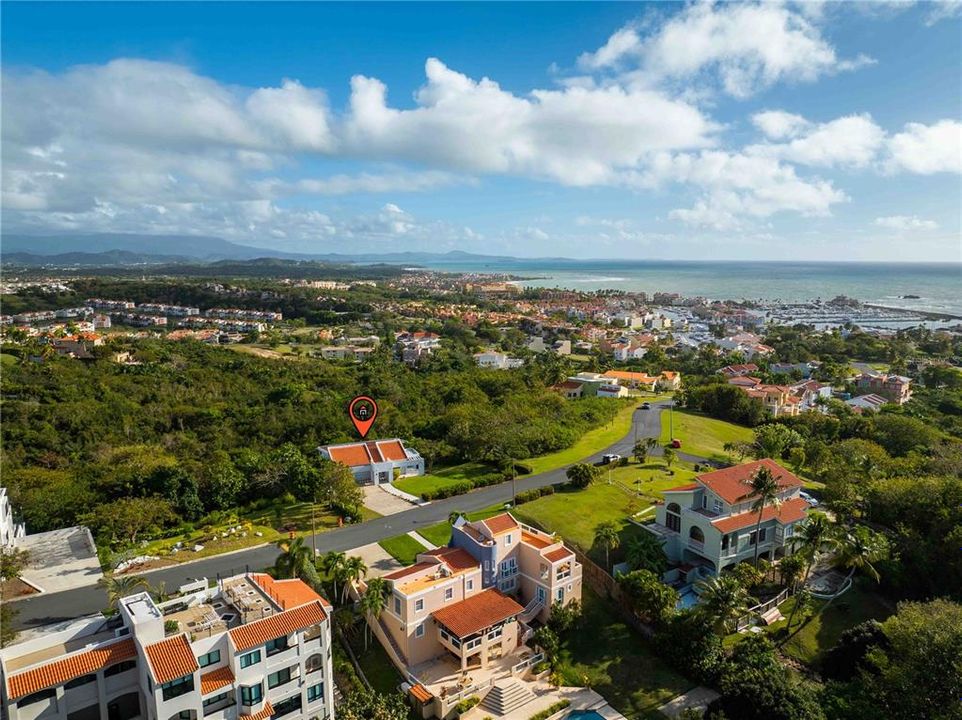 En Venta: $1,375,000 (3 camas, 3 baños, 2236 Pies cuadrados)